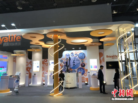 自动化技术整体解决方案中的核心组件亮相展会。